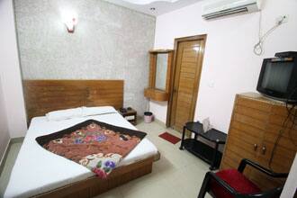 Hotel Pushpak Palace, New Delhi 3